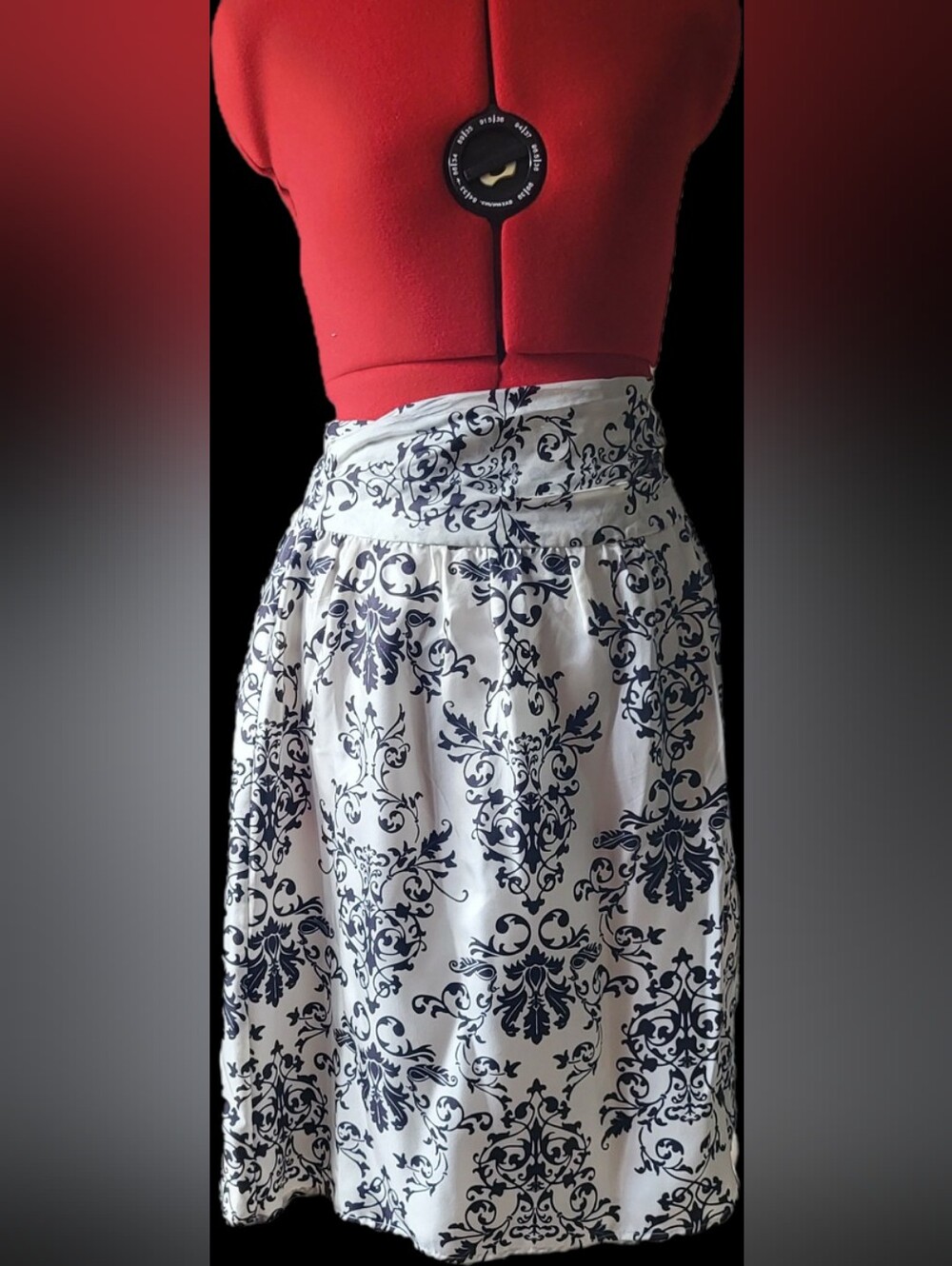 SilkLand Black Damask Print on White A-Line Skirt